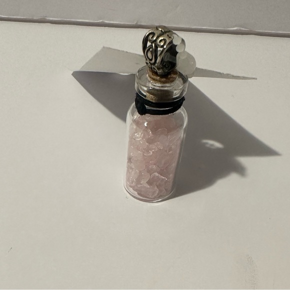 Pink Crystal Bottle with Decorative Cap. Novelty Gift . Jewelry|Home Decor - Picture 1 of 3